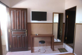  Pandora Hotel  Матарам